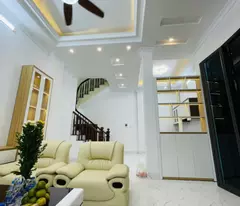 Nhà Đẹp 5 Tầng Ở Ngay, Phố Ngọc Khánh, Ba Đình, DT 50m2, MT 6m, Gần Ngay Ô Tô, Nhỉnh 9 Tỷ.