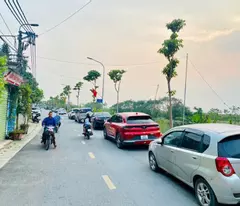 Chính chủ ra hàng 5 lô f0 Tự Nhiên ngay chợ .