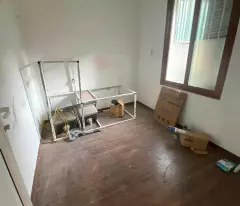 Bán tập thể tầng 3 lô góc Hồ Tùng Mậu, 2 ngủ, nhà đang sơn sửa đẹp sẵn vào ở