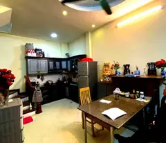 BÁN NHÀ LÊ DUẨN, ĐỐNG ĐA. 40M2 5 TẦNG MT 3.5M 6.8 TỶ- GẦN HỒ BA MẪU- BA GÁC ĐỖ CỬA. TRUNG