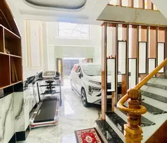 NHÀ 5 TẦNG ĐƯỜNG NHỰA 8M THÔNG - KHU VIP TRUNG MỸ TÂY - XE HƠI NGỦ TRONG NHÀ. giá 6,2 tỷ.