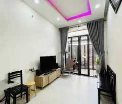Bán nhà Hoàng Hoa Thám, Bình Thạnh, 4 tầng, 61m2 nở hậu, chỉ 8.4 tỷ