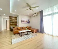 Gia đình chuyển xuống liền kề cần bán căn hộ 3 ngủ Usilk Complex full đồ giá 5,48 tỷ