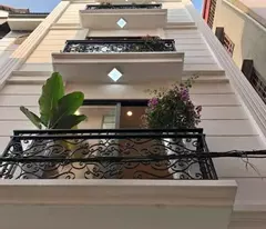 Nhà đẹp - 2 mặt thoáng - Ô tô 7 chỗ vào tận cửa - Kinh doanh online - Giá ngon, hiếm trong phân