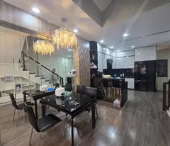 Bán Nhà Ngọc Lâm , Long Biên . 60m2 5 Tầng ,14 tỷ . Nhà mới , Gara , KDoanh Đỉnh