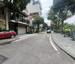 bán khách sạn quận Long Biên, 110m x 8 tầng, 26 phòng tiêu chuẩn, dòng tiền hơn 3 tỷ/năm