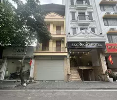 bán khách sạn quận Long Biên, 110m x 8 tầng, 26 phòng tiêu chuẩn, dòng tiền hơn 3 tỷ/năm