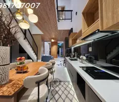 Bán tòa VP mặt phố Nguyễn Văn Cừ 250m, mặt tiền 11m, cho thuê 150/th. Bán 140 tỷ