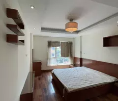 Nhà Âu Cơ 80m2 x mặt tiền 5m, lô góc, ô tô để trong nhà, ngay phố, sổ nở hậu.