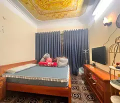 HOÀNG QUỐC VIỆT, VỈA HÈ, PHÂN LÔ, Ô TÔ TRÁNH, MẶT TIỀN 4M. 9,7 TỶ