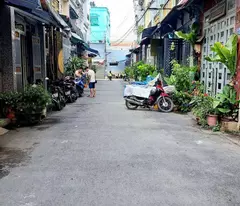 NHÀ 4 Tầng - hẻm XE HƠI Thông - Gần chợ  ĐÔNG QUANG - BÙI VĂN NGỮ. QUẬN 12 - CHỈ 4,35 tỷ.