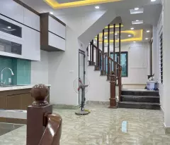 NHÀ ĐẸP Ở NGAY KHU PHÂN LÔ, QUE HÀN, NHỊ KHÊ THƯỜNG TÍN 

Dt 42m, 4 tầng, MT4 m, 3,95 tỷ có