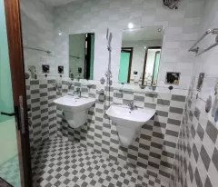 Cho Thuê Sàn Văn Phòng 200m2/tầng có 5 Tầng, Thuê Cả Hoặc Từng Tầng