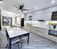 Bán nhà Ngọc Lâm, Long Biên, 80m2, 5 tầng, 12.5 tỷ. thang máy, tặng lại vườn lan