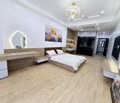 Bán nhà Ngọc Lâm, Long Biên, 80m2, 5 tầng, 12.5 tỷ. thang máy, tặng lại vườn lan