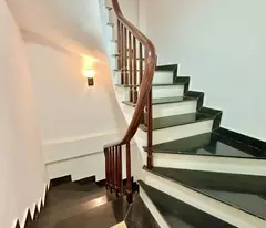 Bán nhà phố 8/3, Hai Bà Trưng 31m, 5 tầng. Giá: 6.2 tỷ