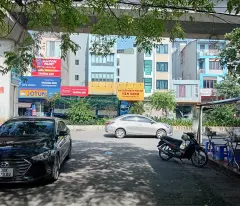 Cho thuê nhà nguyên căn 2 mặt thoáng, 2 mặt quốc lộ 6 đối diện Bến xe Yên Nghĩa Hà Đông.