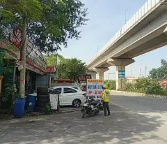 Cho thuê nhà nguyên căn 2 mặt thoáng, 2 mặt quốc lộ 6 đối diện Bến xe Yên Nghĩa Hà Đông.