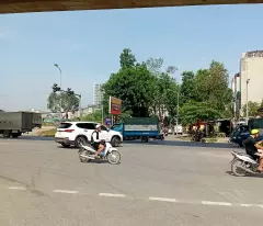 Cho thuê nhà nguyên căn 2 mặt thoáng, 2 mặt quốc lộ 6 đối diện Bến xe Yên Nghĩa Hà Đông.