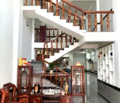 BÁN BIỆT THỰ 4 TẦNG MÁI THÁI  SÁT  VÁCH TRƯỜNG HỌC TRẬN CAO VÂN TRUNG MỶ TÂY QUẬN 12 HCM HẺM XE
