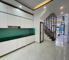 Duy nhất 1 căn xây đơn lập, diện tích 48m2x4,5T. Vài bước chân ra đường ô tô tránh