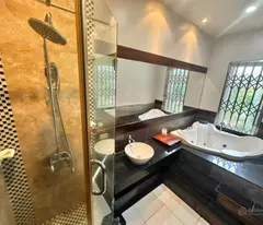 Bán nhà Phố Trạm, Long Biên, DT 40m2*6 tầng 5 tỷ 95, 1 nhà ra ô tô, gần trường