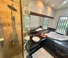 Bán nhà Phố Trạm, Long Biên, DT 40m2*6 tầng 5 tỷ 95, 1 nhà ra ô tô, gần trường