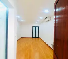Bán tập thể tầng 3 Nguyễn Chí Thanh, căn studio 1 ngủ khép kín đẹp sẵn ở ngay