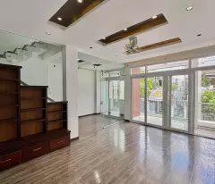 Bán nhà phố mới giá lại tốt hơn thị trường, mặt tiền Nguyễn Hữu Huân - 
NHA TRANG chỉ 115tr/m2