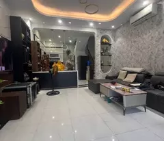 Trung Tâm  Thanh Xuân -  Nhà ấn tượng  Lô Góc - Ô Tô Đỗ Cửa - 20m Ra Phố - 4 Ngủ  Đủ điều kiện ,