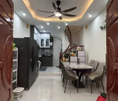 Bán nhà Kim Chung, Hoài Đức 30m2. Xây dựng 5 tầng full nội thất. Cách 130m đến chợ Lai Xá