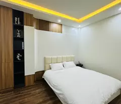 NHÀ ĐẸP TRẦN DUY HƯNG 45M2 x 6T, MT 4M, Ô TÔ, Ở SƯỚNG CHỈ 9.6 TỶ