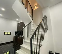 Lạc Long Quân dưới 7 tỷ, Diện Tích 33m2, 4 tầng, Mặt Tiền 3.8 m, giá 6.85 tỷ
