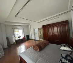 Bán Nhà Hoàng Hoa Thám 42M2-GIÁ NHỈNH 6.5 TỶ- LÔ GÓC - GẦN PHỐ - NGÕ THOÁNG