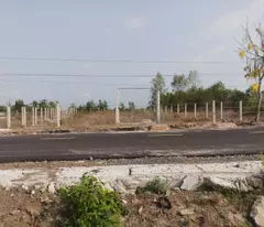 Đất nghỉ dưỡng, mặt tiền đường nhựa hiện hữu, đồi cát nhìn ra biển, kế bên Lagoona