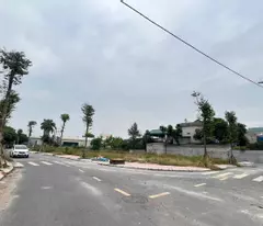 Bán đất đấu giá tổ 4, TT Quang Minh, Mê Linh, HN. Đường nhựa, vỉa hè. DT 100m, giá 6,1 tỷ.