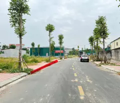 Bán đất đấu giá tổ 4, TT Quang Minh, Mê Linh, HN. Đường nhựa, vỉa hè. DT 100m, giá 6,1 tỷ.