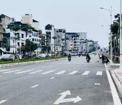 bán mảnh đất mặt phố Hồng Tiến, 108m, mặt tiền 8m, vỉa hè đá bóng, ko dính cầu vượt, full thổ cư