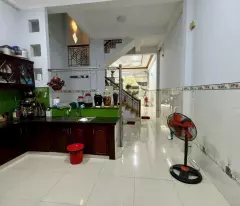 BÁN ĐẤT TẶNG NHÀ 3 TẦNG MỚI ĐẸP, TRUNG TÂM TÂN BÌNH GẦN ETOWN CỘNG HÒA