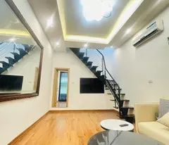 Bán gấp nhà ngõ 409 Kim mã. Diện tích 65m2, xây 5 tầng, mặt tiền 4m SĐCC. Giá 3280 triệu
