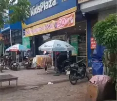 tôi cần bán nhà phố mậu lương 5 tầng tặng nội thất hơn 4 tỷ ô tô cạnh nhà