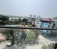 tôi cần bán nhà phố mậu lương 5 tầng tặng nội thất hơn 4 tỷ ô tô cạnh nhà
