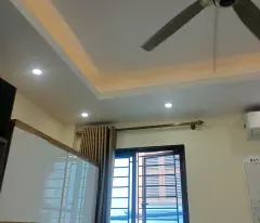 tôi cần bán nhà phố mậu lương 5 tầng tặng nội thất hơn 4 tỷ ô tô cạnh nhà