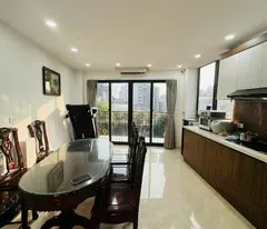 Long Biên dưới 8 tỷ, Diện Tích 40m2, 6 tầng, mặt tiền 3.9m, giá 6,9 tỷ thang máy, zalo: 0379201686
