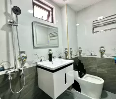 BÁN NHÀ DÂN XÂY NGỌC LÂM NGÕ Ô TÔ TRÁNH VỈA HÈ 2 BÊN KINH DOANH ĐỈNH 50M 5 TẦNG NHỈNH 11 TỶ GIÁ