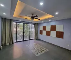 Bán nhà Lạc long quân - Lô góc - oto đỗ cửa - gần Hồ Tây - chợ Bưởi