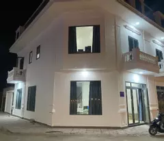 Nhà 1 trệt 1 lầu mới xây xong mặt tiền QL1A thuận tiện kinh doanh
