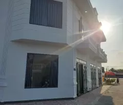 Nhà 1 trệt 1 lầu mới xây xong mặt tiền QL1A thuận tiện kinh doanh