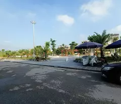 Ngôi nhà tọa lạc tại trung tâm Ngọc Thụy, Long Biên, gần đường 40m, nằm trong khu vực xung quanh