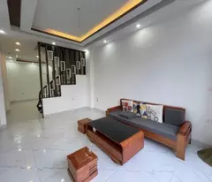 Cần bán nhà 4.5 tầng, đã đầy đủ nội thất, diện tích 37m, ô tô cách 20m giá 4.5 tỷ